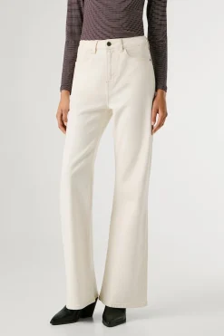 Pantal&oacute;n vaquero acampanado tiro alto