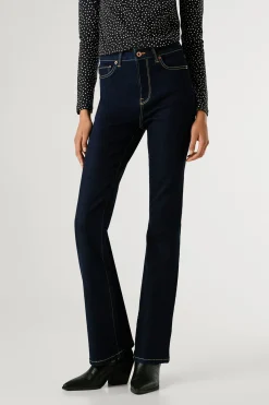 Pantal&oacute;n vaquero acampanado tiro alto