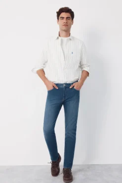 Pantal&oacute;n vaquero ligero slim fit