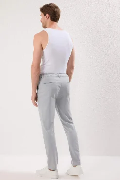 Pantalones chinos ajustados