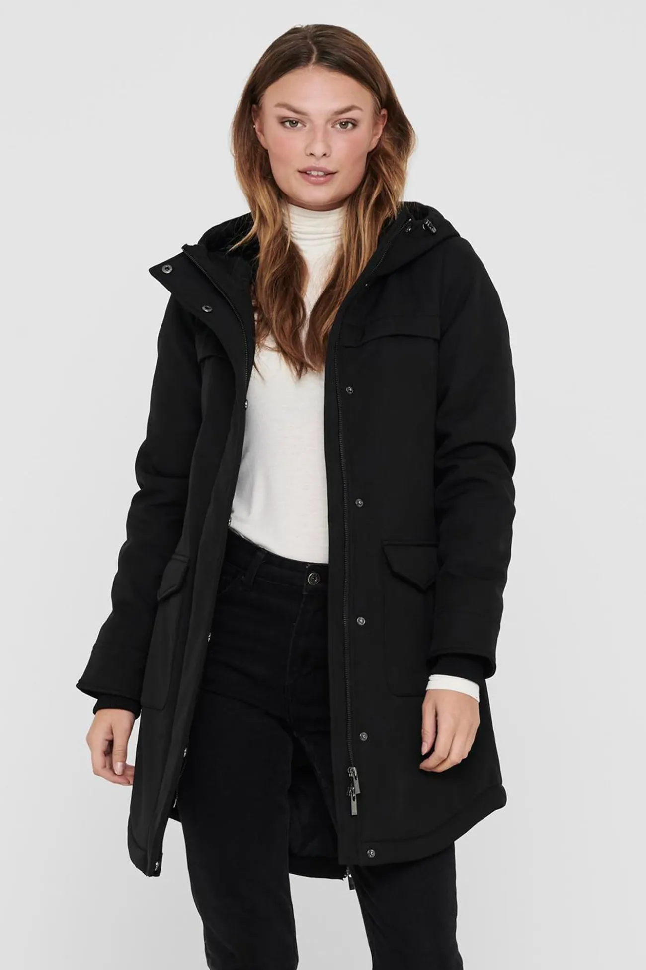 Parka con capucha