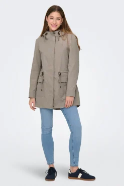 Parka con capucha