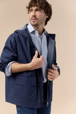 Parka corta con capucha