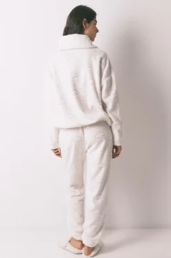Pijama largo polar gris estampado nubes