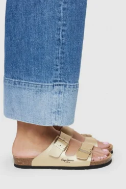 Sandalias anat&oacute;micas con hebillas
