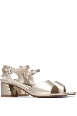 Sandalias metalizadas tac&oacute;n