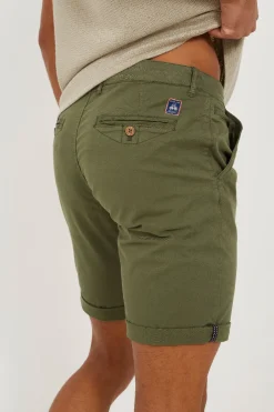 Short b&aacute;sico con cinco bolsillos