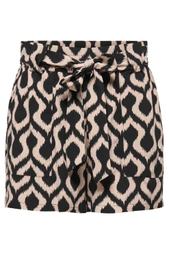 Shorts con lazada