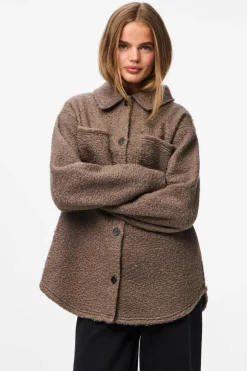 Sobrecamisa teddy bolsillos