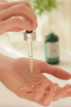 Soluci&oacute;n Diaria Antiimperfecciones &Aacute;rbol de T&eacute; 50ml