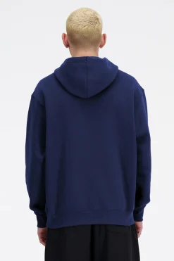 Sudadera con capucha deportiva