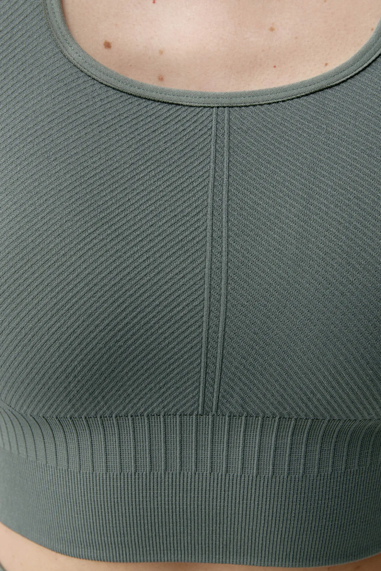 Top deportivo Eris verde
