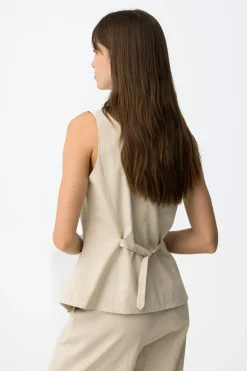 Top slim sin mangas