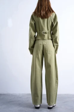 Vaqueros barrel fit