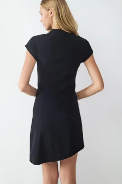Vestido asim&eacute;trico cut-out