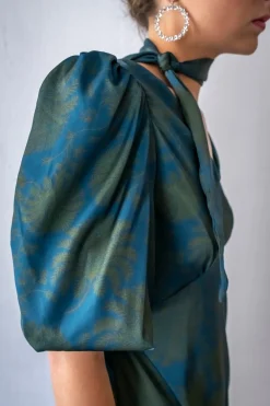 Vestido escote pico