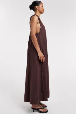 Vestido largo de tirantes fruncidos