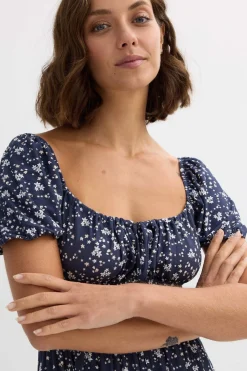 Vestido midi con abertura