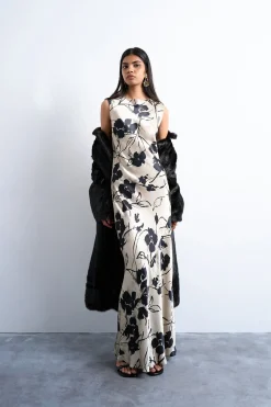 Vestido midi de cuello redondo y manga sisa