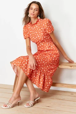 Vestido midi de manga corta