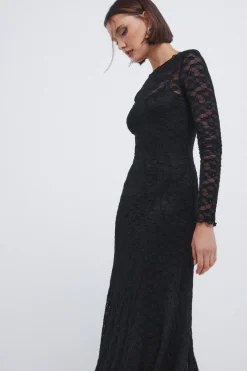 Vestido midi lace asim&eacute;trico