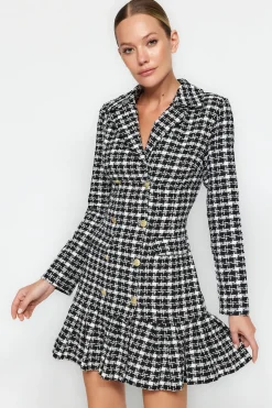 Vestido mini botones
