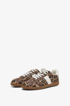 Zapatilla baja contraste franja