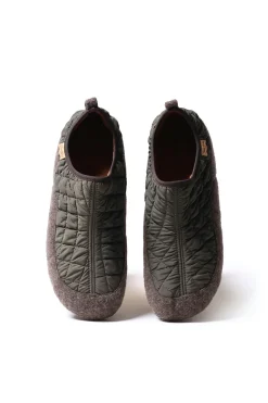 Zapatilla Para Hombre En Fieltro Y Tejido Acolchado