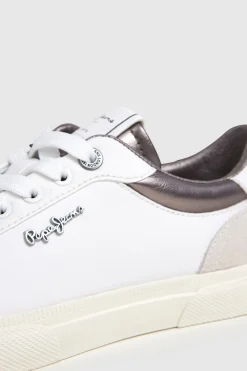 Zapatillas Cl&aacute;sicas Con Detalles En Ante
