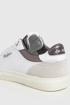 Zapatillas Cl&aacute;sicas Con Detalles En Ante