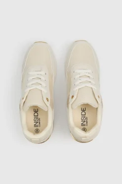 Zapatillas con cu&ntilde;a