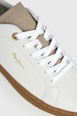 Zapatillas Con Detalle En Ante